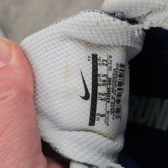 Lot of 2: New Balance Navy Blue 247 and Nike Zoom Pegasus Sneakers, both Size 6 - Picture 7 of 9